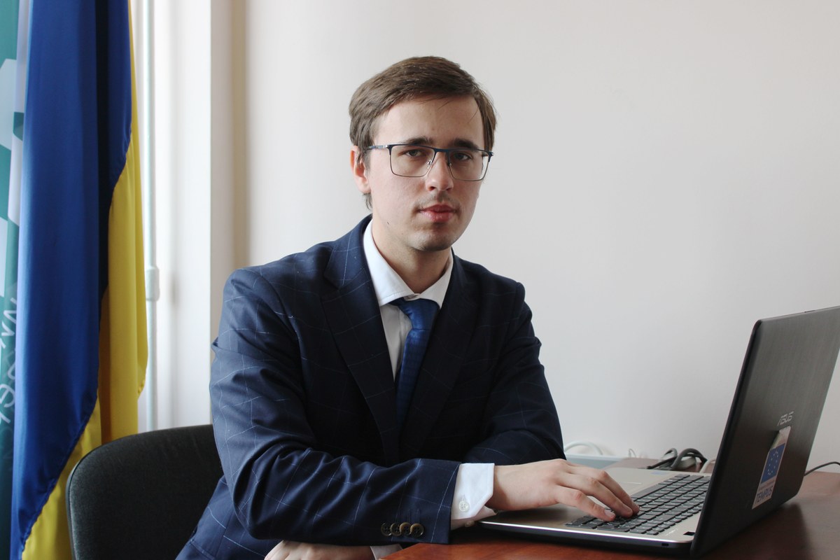 Учитель із Київської школи в співпраці з учнями розробив гру про війну "Ukrainians: Our Battle", реліз якої відбудеться найближчим часом, а наразі команда запрошує бажаючих долучитися до гри на сторінці в Steam