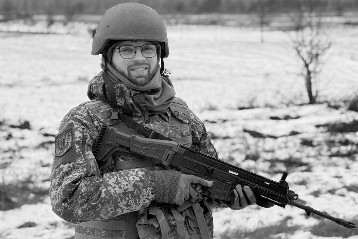 Під час виконання бойового завдання загинув 32-річний бізнес-аналітик Микита Калугін, який працював у компаніях Graintrack та Globaldev Group