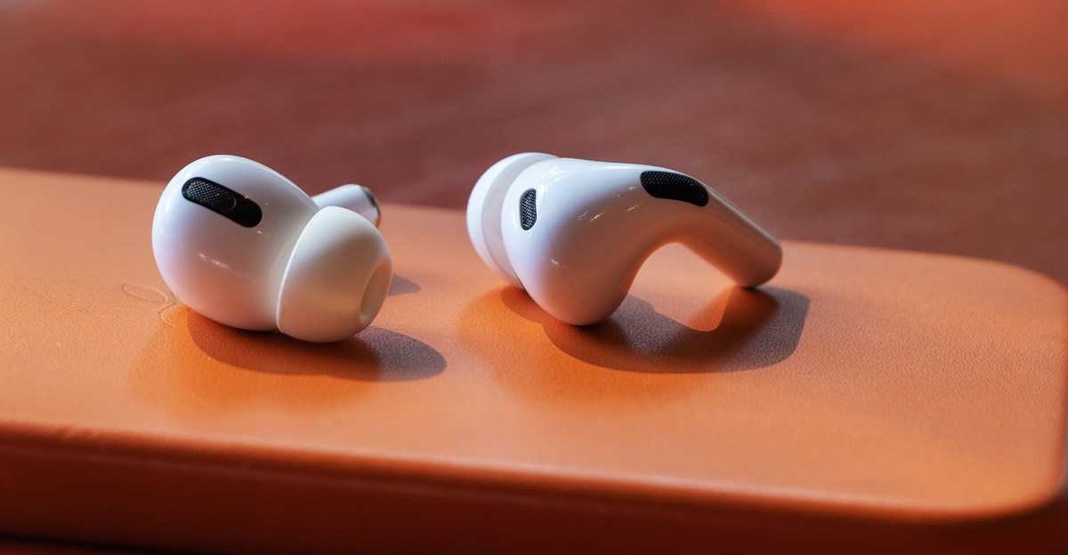 Знижка $100 на AirPods Pro 2 від Apple під час Дня Чорної П'ятниці