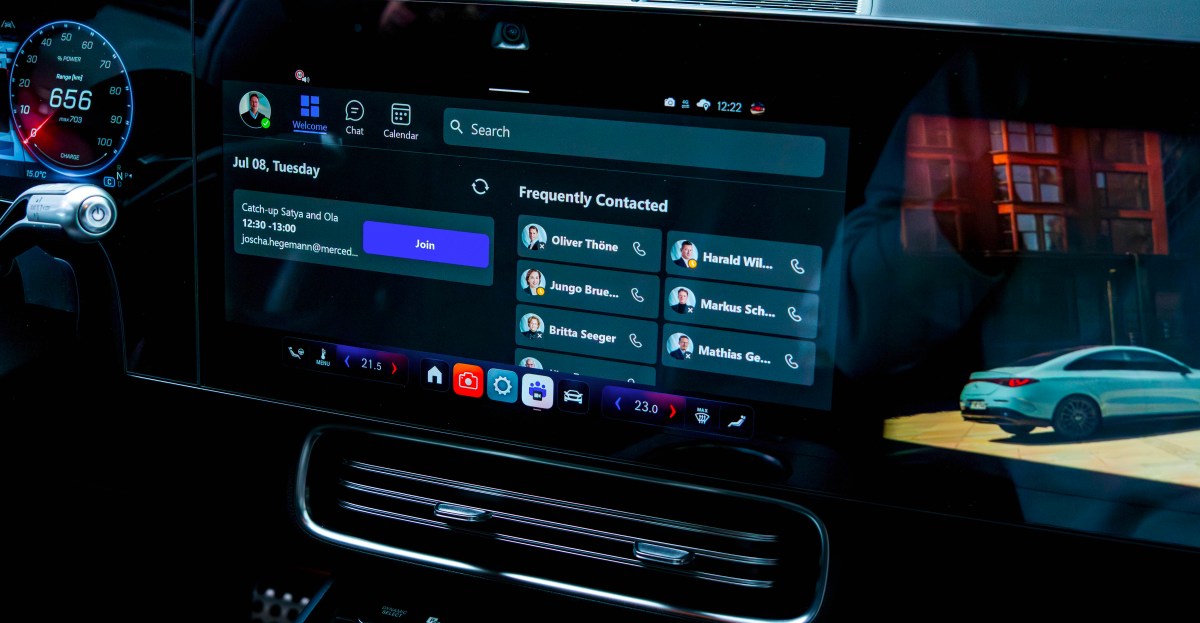 Mercedes-Benz дозволить використовувати камеру в автомобілі для Microsoft Teams під час їзди