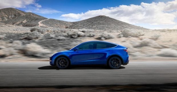У Tesla з'явиться суперечливий ШІ Grok AI від Ілона Маска для електромобілів