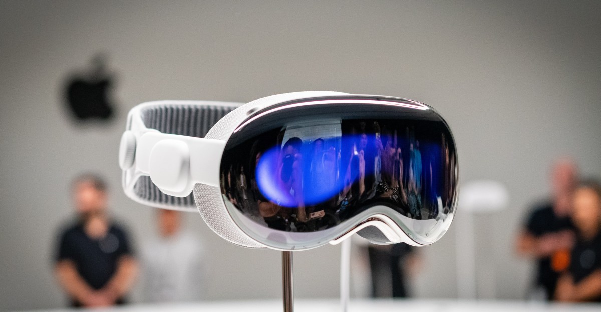 Apple звинувачує колишнього інженера Vision Pro у викраденні комерційних таємниць
