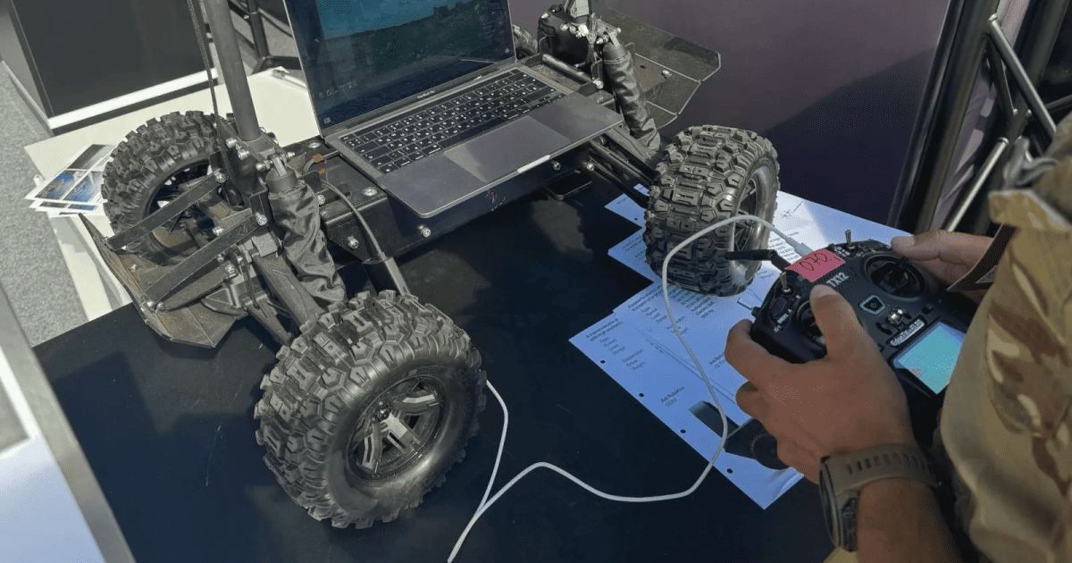 Ark Robotics презентувала систему управління дронами на великих відстанях