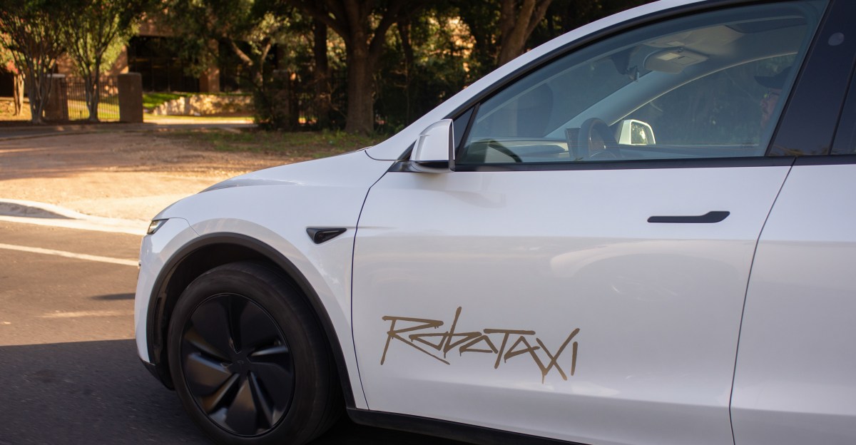 У Сан-Франциско «роботаксі» Tesla управляється людиною за кермом