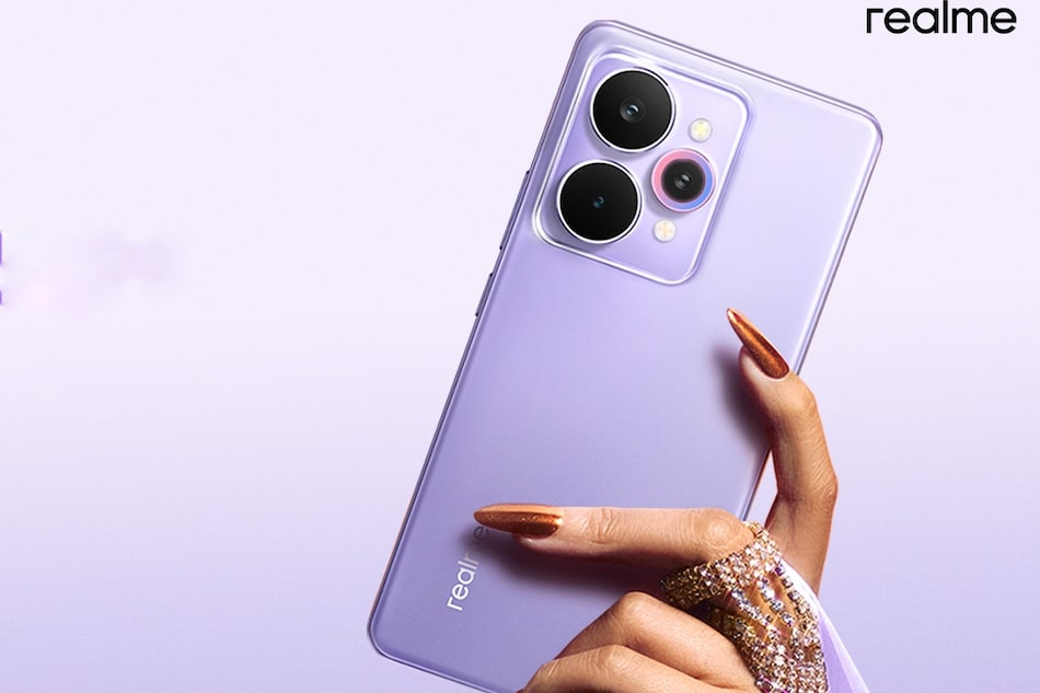 Realme 15 5G to Use a MediaTek Dimensity 7300+ SoC; Camera, Display Details Tipped