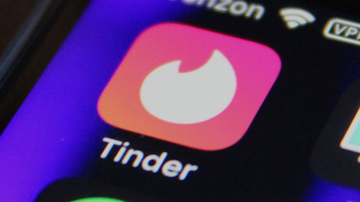 Tinder досліджує новий дизайн, вдосконалення функцій для знайомств та специфічні можливості для студентів з метою підвищення активності користувачів