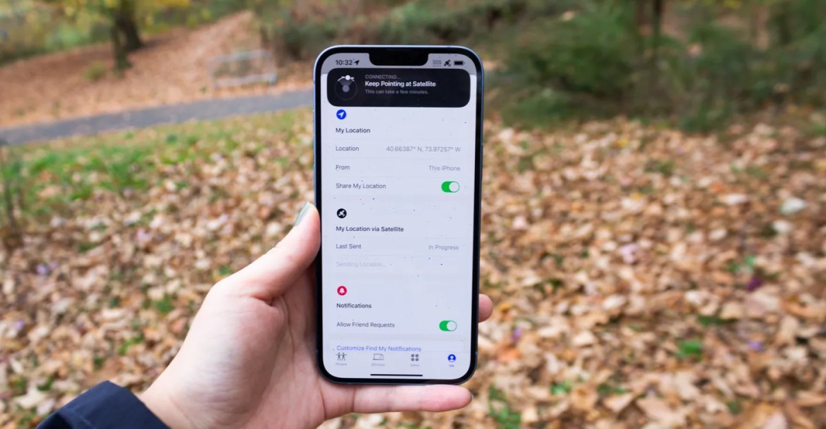 Apple надає користувачам iPhone 14 та 15 ще один безкоштовний рік доступу до супутникових функцій