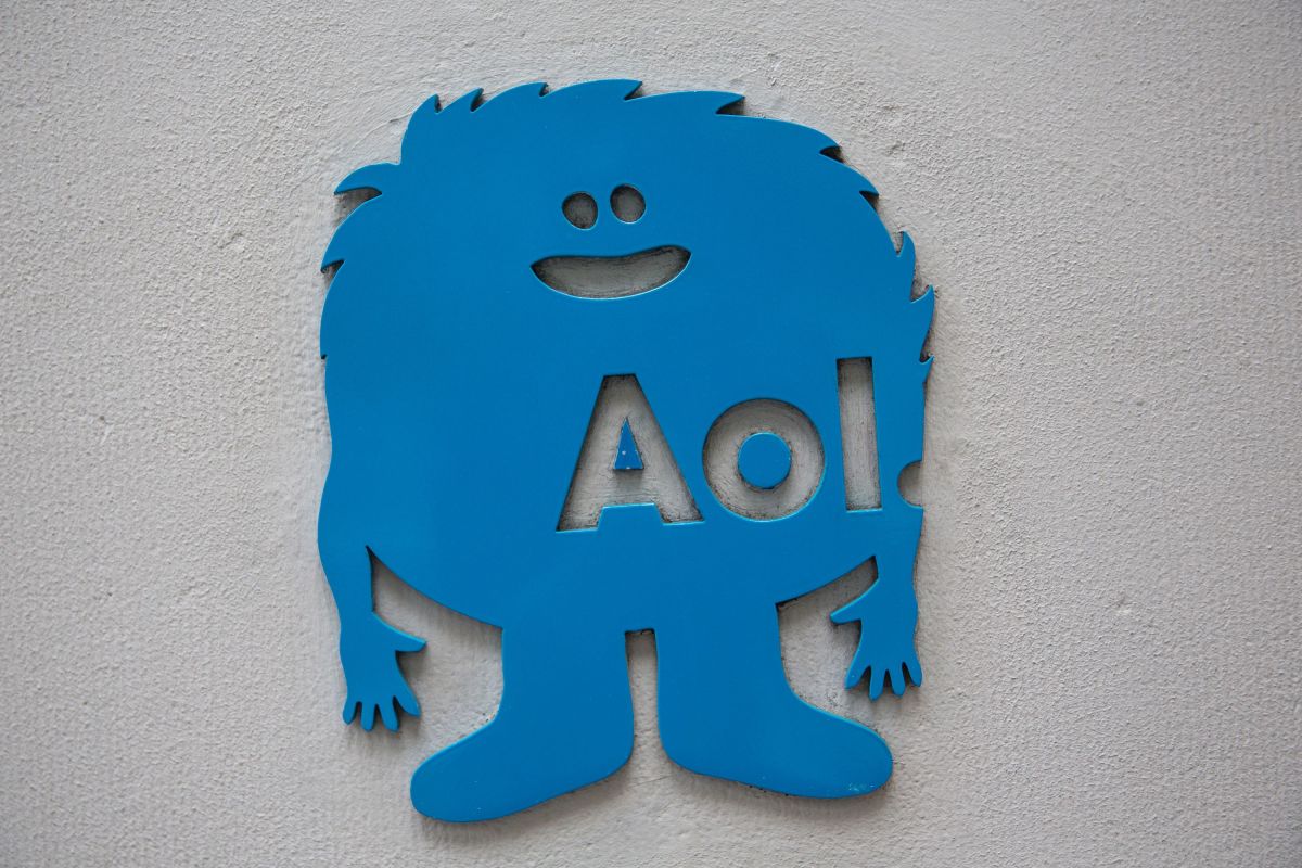 Чи врятує мистецтво згинання ложок AOL від занепаду? Революційний крок від Bending Spoons