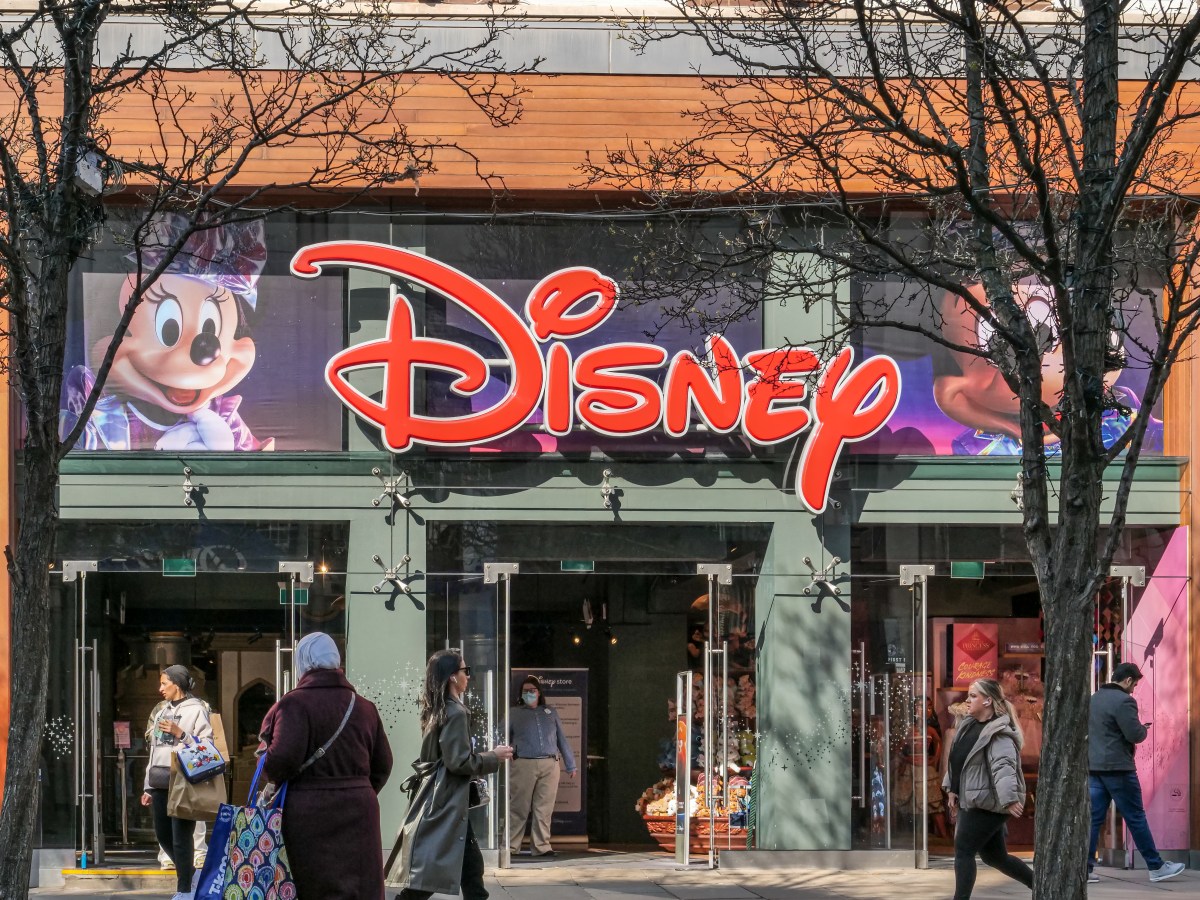 Disney укладає угоду з OpenAI: Sora створюватиме AI-відео з персонажами, змінюючи світ анімації назавжди
