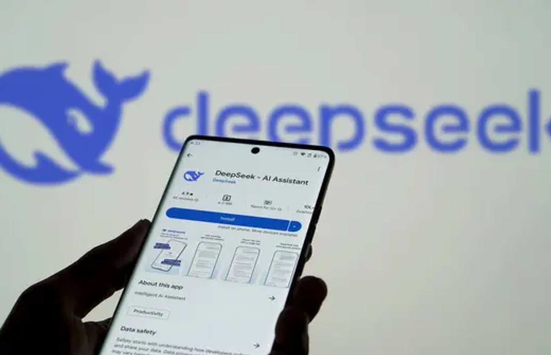 Компанія DeepSeek може вийти на ринок чипів ШІ